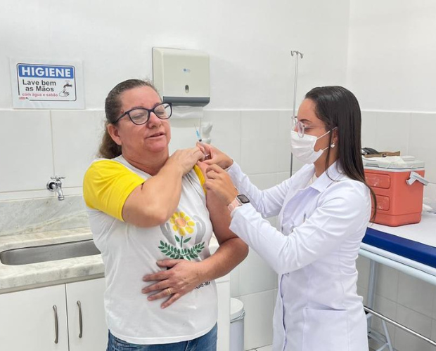Curso de Enfermagem da Univs organiza vacinao na APAE em Pouso Alegre